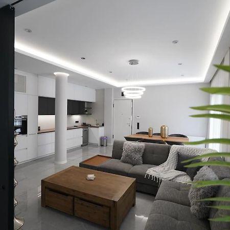 Brand New 3Br With 2 Bathrooms Marousi Apartment Atene Esterno foto
