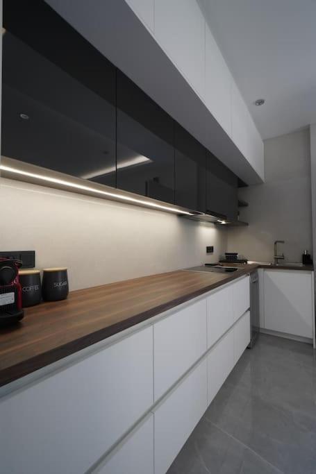 Brand New 3Br With 2 Bathrooms Marousi Apartment Atene Esterno foto