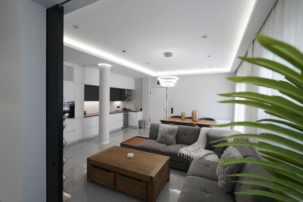Brand New 3Br With 2 Bathrooms Marousi Apartment Atene Esterno foto